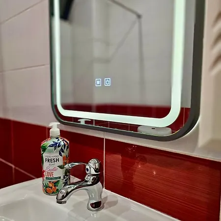 Tirana Apartman *